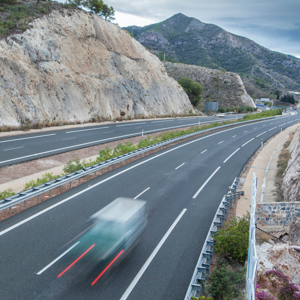 Coche de alquiler en la Autovía A-92 entre Sevilla y Granada